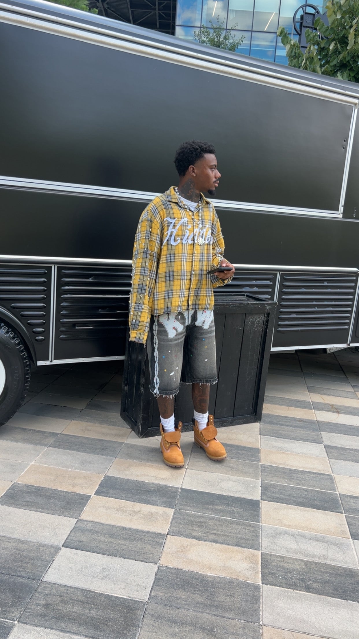 Black KYW Chromosome Jorts